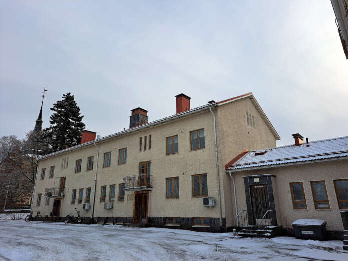 Terveystalossa oli pitkään äitiys-, perhe- ja lastenneuvola, joten moni tuntee rakennuksen neuvolan-talona.