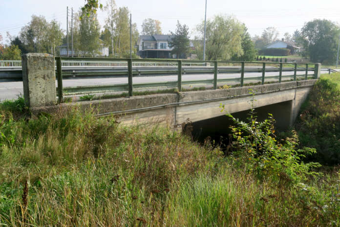 Kostiaisten sillalle tulee korjaustöiden ajaksi käyttöön liikennevalot, sillä vain toinen kaista on käytössä.